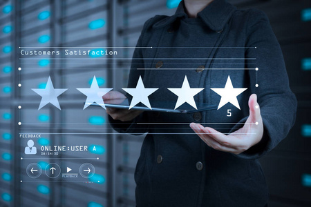 五星级 5 与商人的评级是触摸虚拟电脑屏幕。为客户提供积极的反馈和评价, 并以优异的业绩