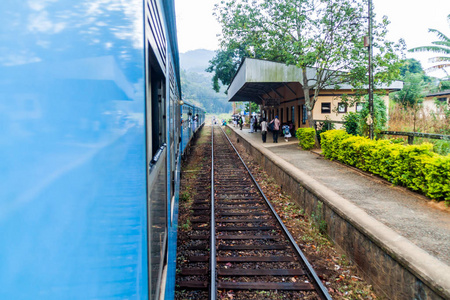 脚跟欧亚, 斯里兰卡2016年7月15日 铁路站在脚跟欧亚村