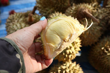 榴莲水果在街头美食