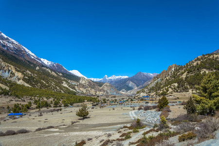 美丽的山村庄风景在喜马拉雅山在春天天, 尼泊尔