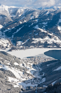 滑雪度假村喜来。奥地利