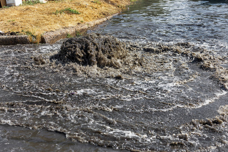 在路上工作图片