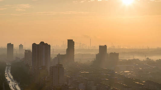 工业城市天际线上午, 九江, 中国
