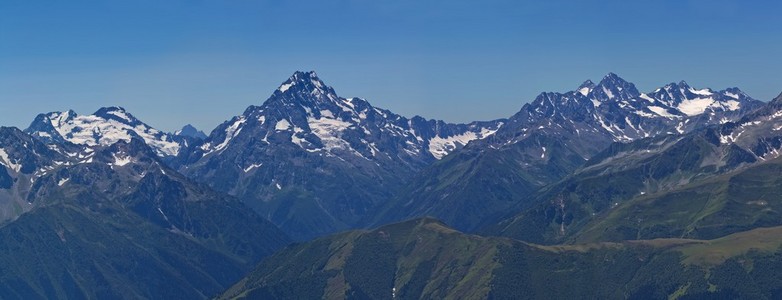 高加索山全景