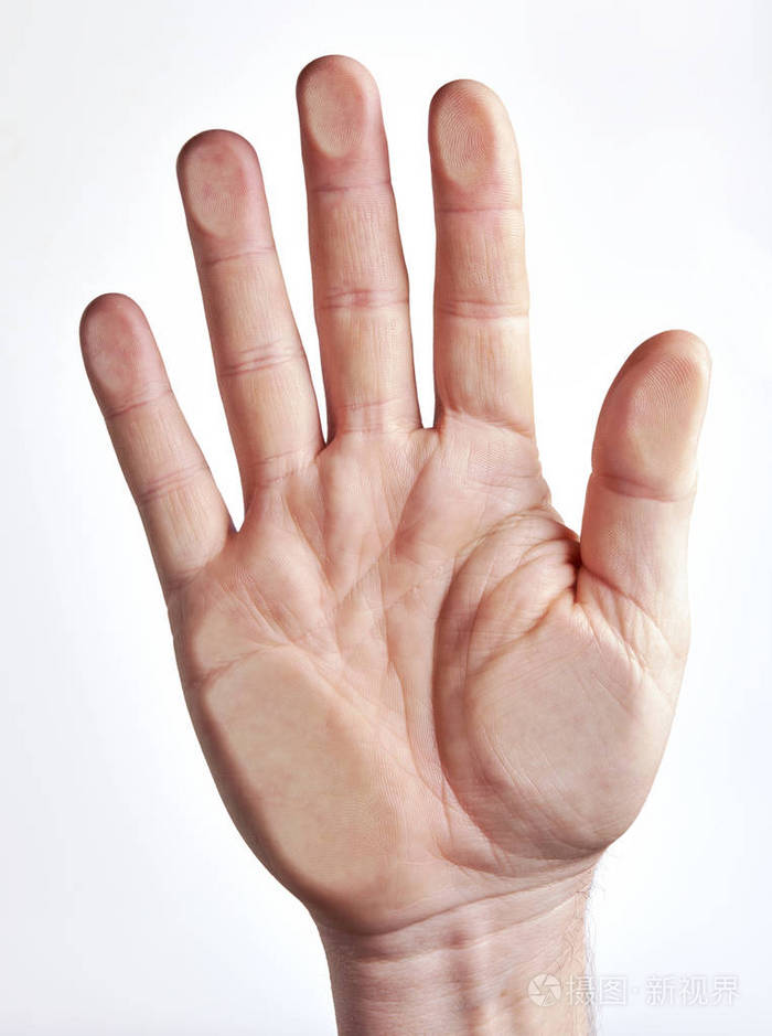 手指按对玻璃与印刷品