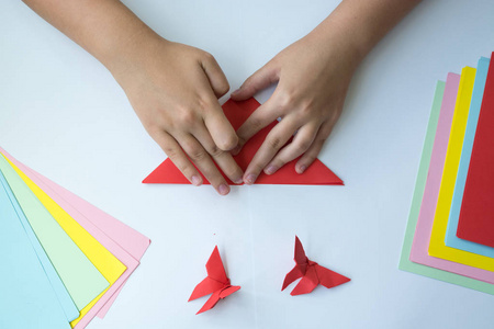 儿童折纸手提包图片