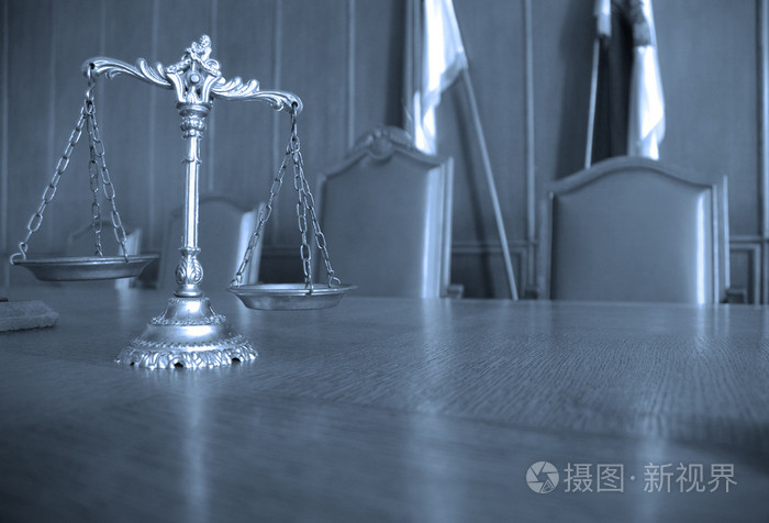 在法庭上司法的装饰天平照片-正版商用图片05bz90-摄图新视界