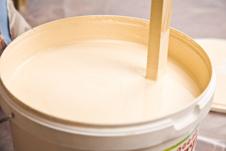 搅拌后的涂料照片