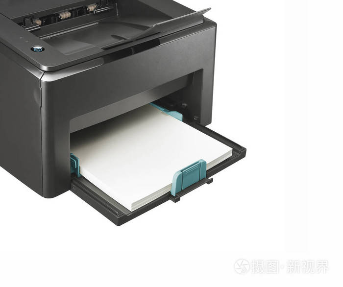 在白色背景上隔离的打印机上的纸张