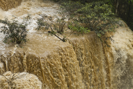 国家公园，北碧府，泰国的瀑布