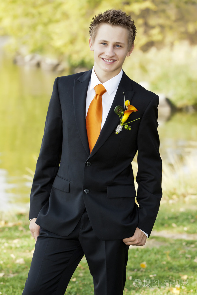 新郎肖像