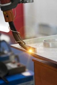 Mig 焊过程，高科技自动熔化极氩弧焊，焊接部分的精密焊接精密零件