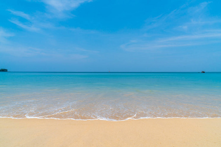 美丽的热带海滩和海在天堂海岛假日假期概念