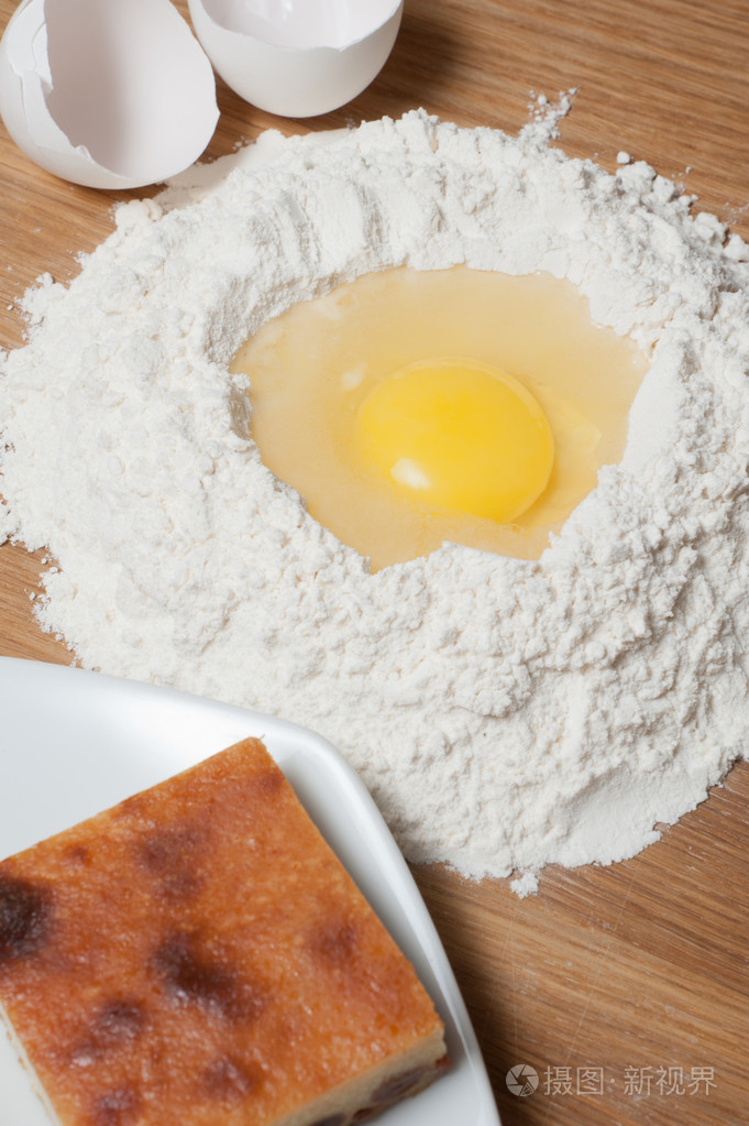 面粉和鸡蛋的蛋糕