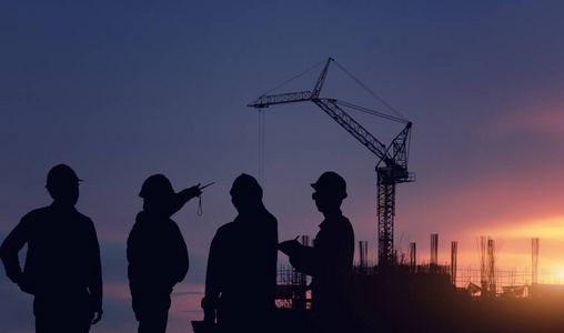 剪影工程师站内施工现场及日落施工模糊工的调查工作照片