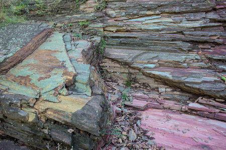 红铁矿和矿物质层。乌克兰矿石矿床