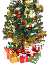 礼品盒圣诞树下