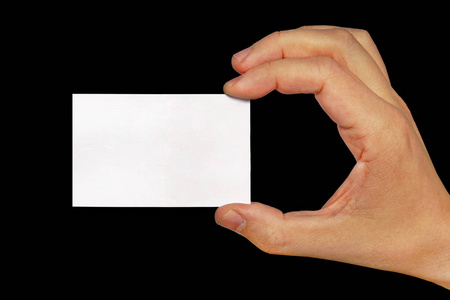 手持一张空白名片在白色背景上, 男性手上的白色名片被隔离在黑色背景上