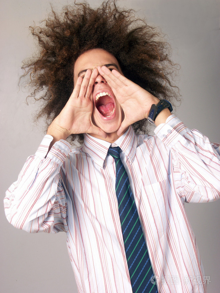 特定样式的年轻人尖叫