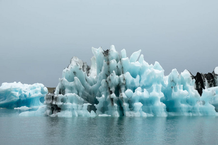 Jokulsarlon 冰川泻湖的冰山来自 Vatnajokull, 欧洲最大的冰川