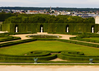 美丽的花园，在一个著名的宫殿凡尔赛宫