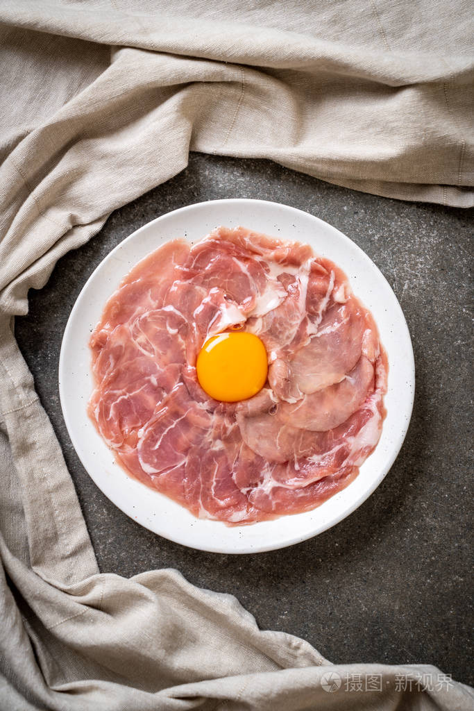 鲜肉片煮熟或制涮涮寿喜烧