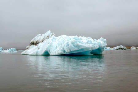 Jokulsarlon 冰川泻湖的冰山来自 Vatnajokull, 欧洲最大的冰川