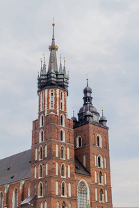 波兰克拉科夫市场广场圣玛丽教堂