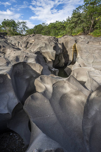 美丽的岩石风景与刻河在淡水河谷 da Lua 月亮谷, Chapada dos Veadeiros, 戈亚斯州, 巴西中部