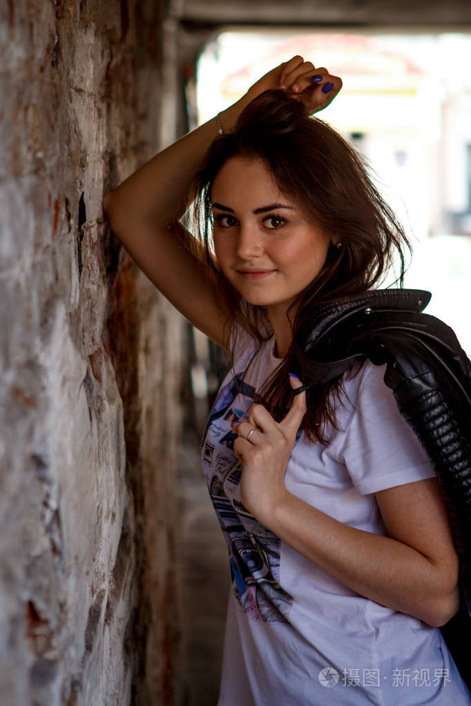 那个带着神秘微笑的女孩