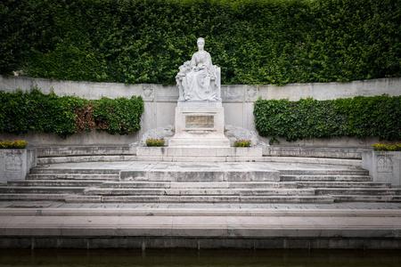 奥地利的伊丽莎白女皇纪念碑在 Volksgarten 维也纳 奥地利, 建造于1907年