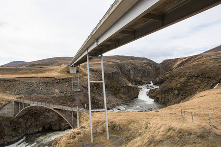 冰岛东北部 Jokuldalur 河谷 Gilsa 河大桥跨越