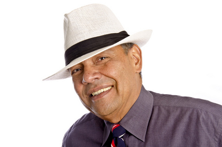 西班牙裔美国人成熟帅哥微笑照片