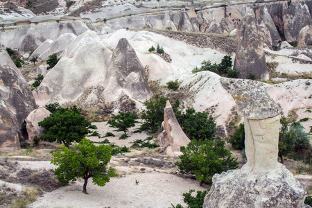 壮观的岩石形成叫仙女烟囱在格雷梅山谷