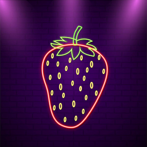 紫色砖墙上的亮闪闪的霓虹灯草莓