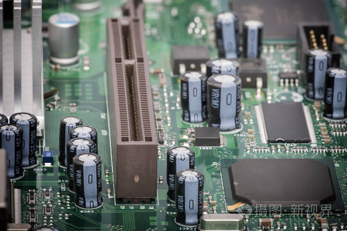 电子元器件安装在器件板芯片上二极管电容器扼流圈