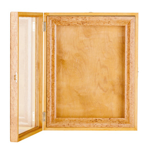金色的自然颜色是一个空的漆木框架与开放的玻璃门的照片, 绘画或图标。通过白色背景隔离