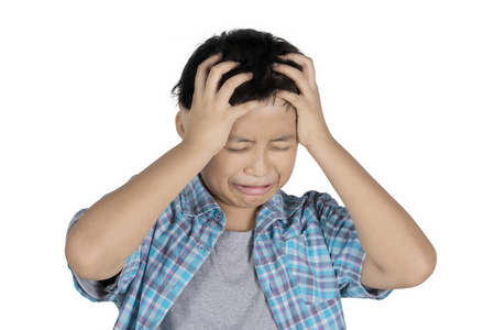 男孩看起来悲伤图片