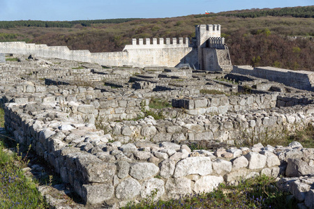 保加利亚 Shoumen 镇附近的 Shumen 要塞考古遗址