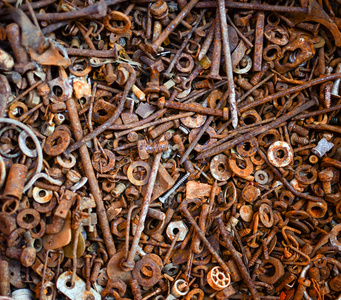 锈背景-生锈的螺丝螺栓和钉的组照片