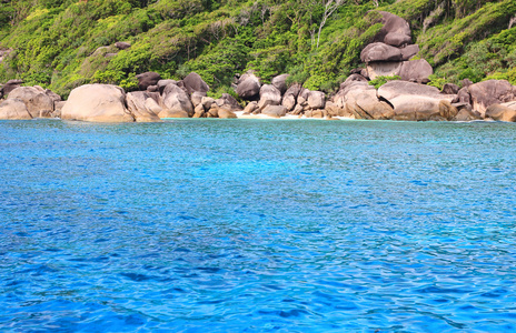蓝色的大海表面斯米兰群岛
