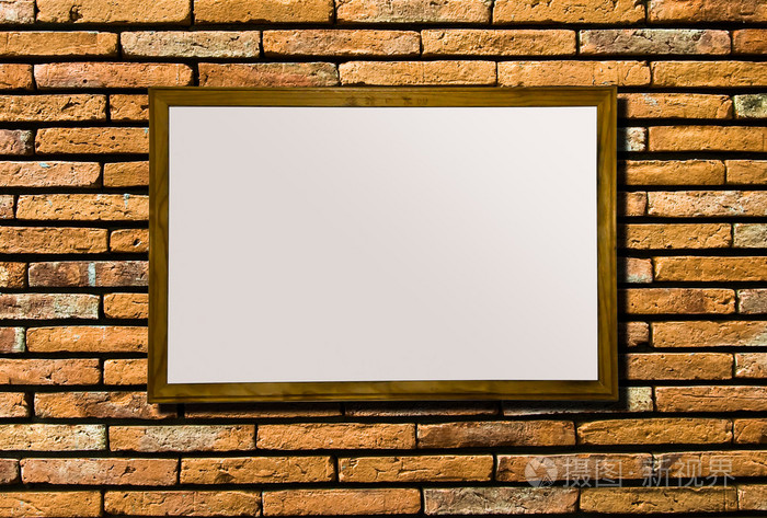 空白的广告牌上砖墙背景