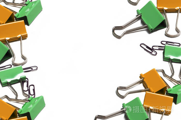 各种粘合剂夹白色背景办公用品