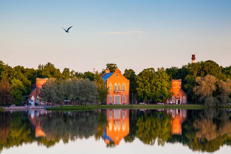 Tsarskoye Selo 在凯瑟琳公园的金钟建筑