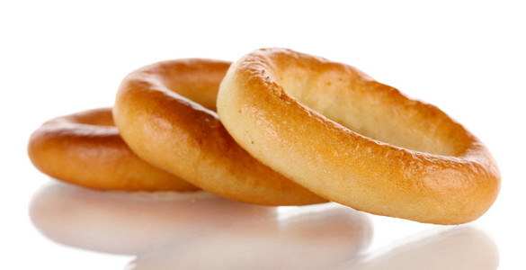 美味的百吉饼,孤立在白色照片