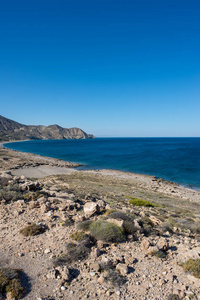 西班牙 Carboneras 海岸的海和山