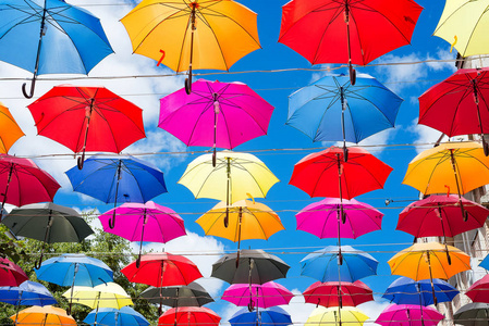 许多遮阳伞图片