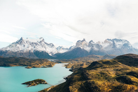 托雷斯国家公园的全景托雷斯是一个国家公园, 包括山脉, 冰川, 湖泊和河流在南巴塔哥尼亚, 智利