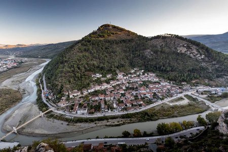 拉特老小城市在阿尔巴尼亚图片