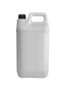 白色塑料 jerrycan 在白色背景下分离